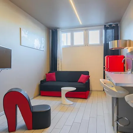 Loft Apartment *