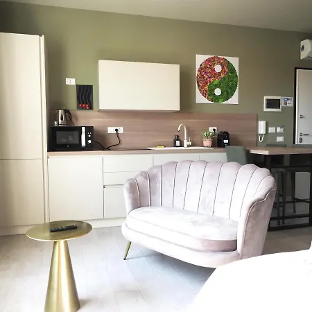 Loft Apartment *