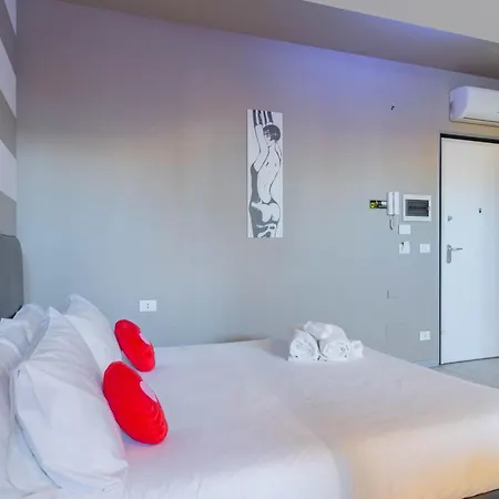 Loft Apartment *